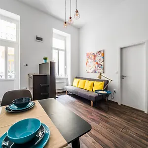 New Dob 53-4 Center Apartment Budapest