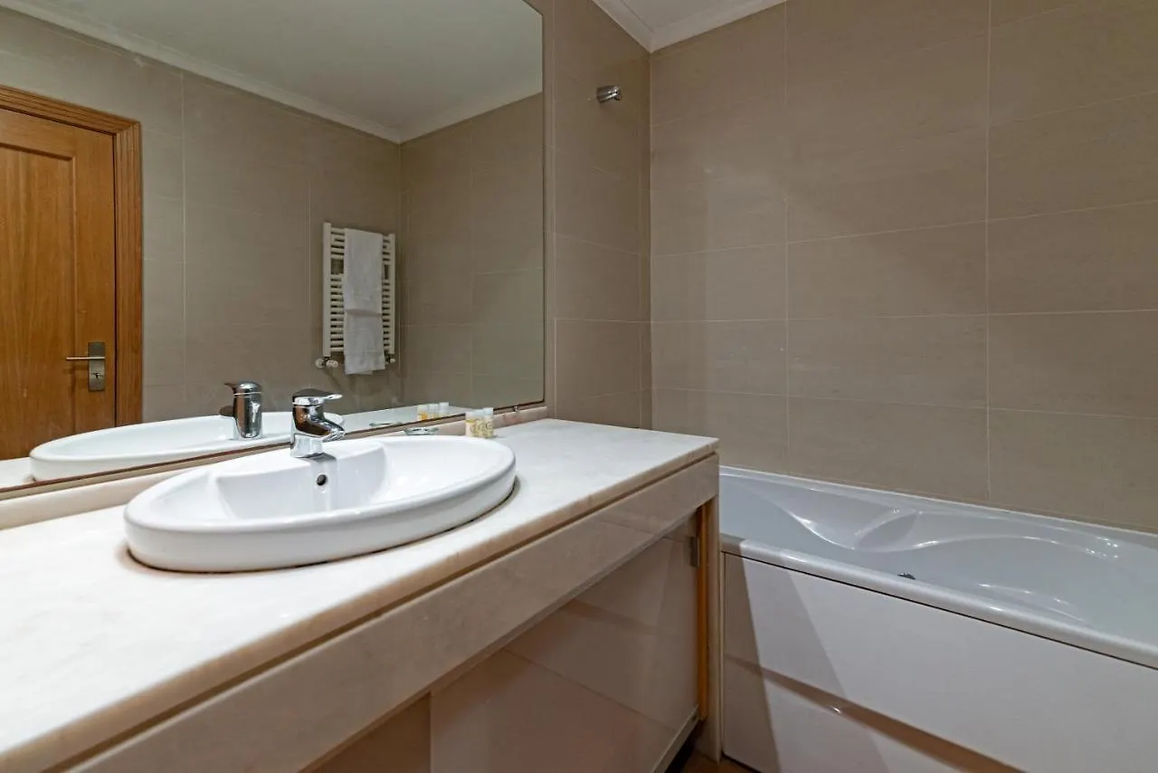 Bafureira Cascais Apartment; Condominio Privado Com Piscina Parede Daire