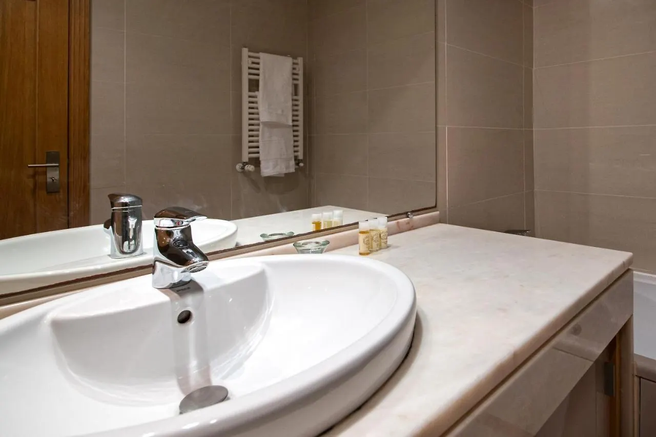 Bafureira Cascais Apartment; Condominio Privado Com Piscina Parede